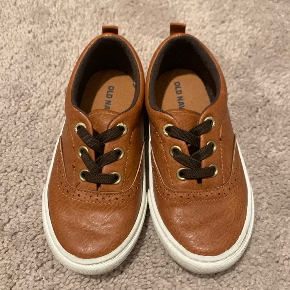 Excellent used condition boys slide on brown shoes from Old Navy Size 8 Toddler